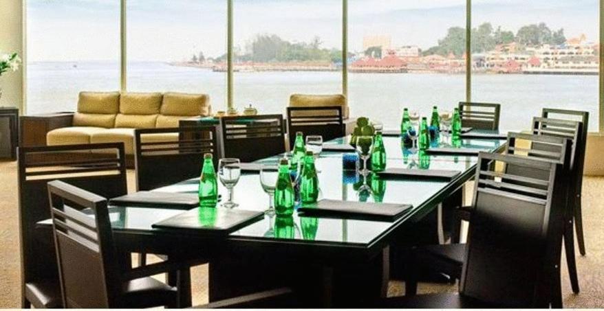 ดูยง มารีนา แอนด์ รีสอร์ต Hotel กัวลาตรังกานู ภายนอก รูปภาพ