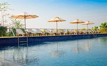 ดูยง มารีนา แอนด์ รีสอร์ต Hotel กัวลาตรังกานู ภายนอก รูปภาพ