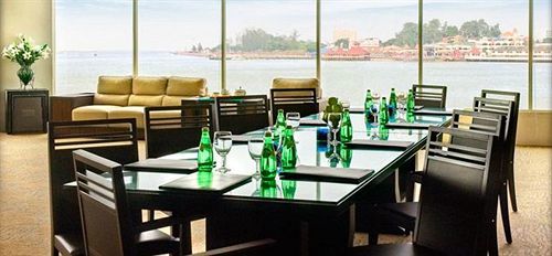 ดูยง มารีนา แอนด์ รีสอร์ต Hotel กัวลาตรังกานู ภายนอก รูปภาพ